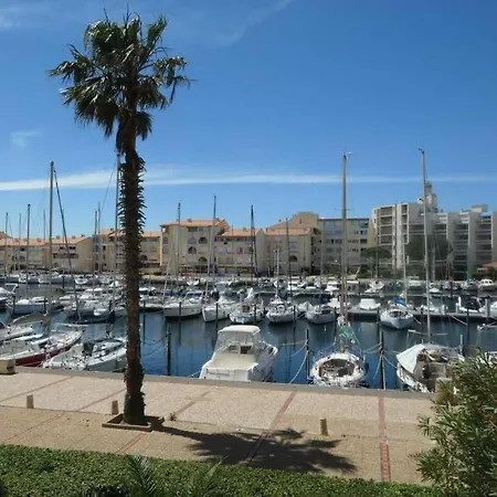 Appartement Face Port à 350m Joli T2 Clair 4 Couchages Avec Parking Privé, Draps Serviettes Non Fournies