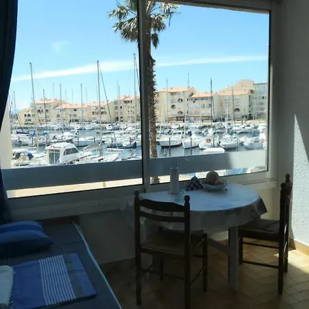Appartement Face Port à 350m Joli T2 Clair 4 Couchages Avec Parking Privé, Draps Serviettes Non Fournies Leucate