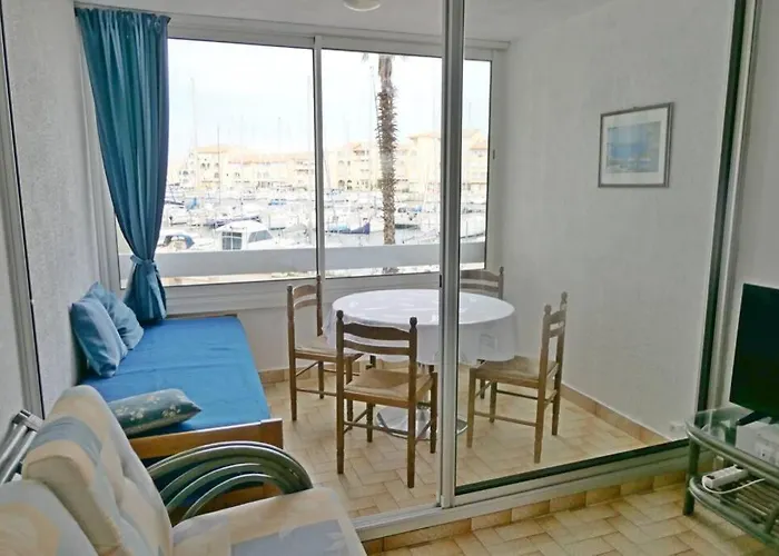 Face Port A 350m Joli T2 Clair 4 Couchages Avec Parking Prive, Draps Serviettes Non Fournies Daire Leucate
